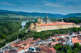 POEZIE ÚDOLÍ WACHAU A ORCHIDEJE V KLOSTERNEUBURGU - Rakousko