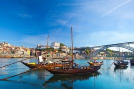 Porto - nejkrásnější město Portugalska - plavba lodí údolím Douro