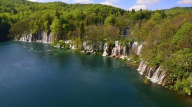 Krásy Národních parků Plitvická jezera a Paklenica, Zágreb a moře