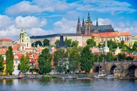 Praha – lodí po Vltavě a hrady, zámky středních Čech - Česká republika