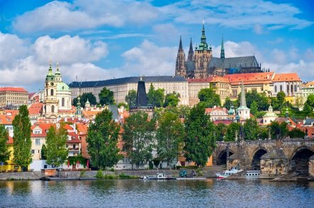 Praha – lodí po Vltavě a hrady, zámky středních Čech - Česká republika