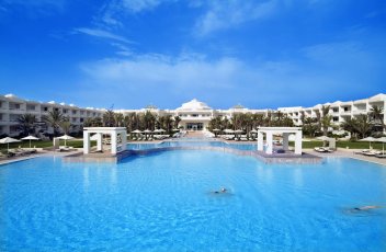 Radisson Blu Palace Resort & Thalasso