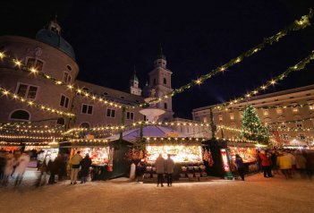 SALCBURK A PRŮVOD ČERTŮ VE SCHLADMINGU - Rakousko