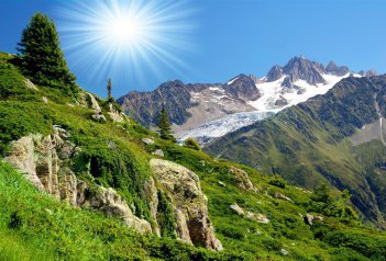 Savojské Alpy, brána ke slunci s kartou - Francie