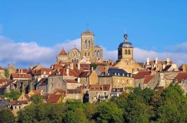 SLAVNOSTI NOVÉHO BEAUJOLAIS - světoznámá aukce vín v BEAUNE - Francie