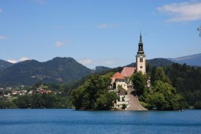Slovinsko, přes Julské Alpy na jadranské pláže - Slovinsko - Bohinjské jezero