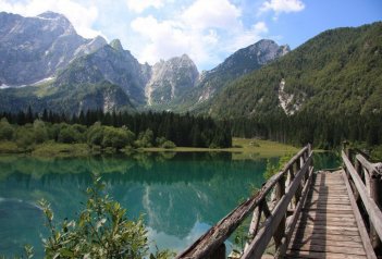 Slovinsko, přes Julské Alpy na jadranské pláže - Slovinsko - Bohinjské jezero