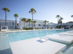 So White Boutique Suites