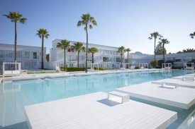 Recenze So White Boutique Suites