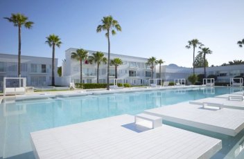 So White Boutique Suites