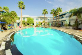 Recenze THB Tropical Island
