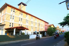 Recenze Topaz Beach Hotel Negombo