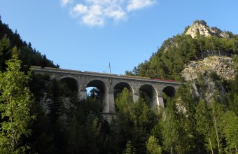 Semmering - dráha UNESCO, vlak Salamander, termály a čokoládový ráj