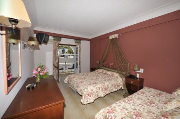 Zephyros - Řecko - Santorini - Kamari